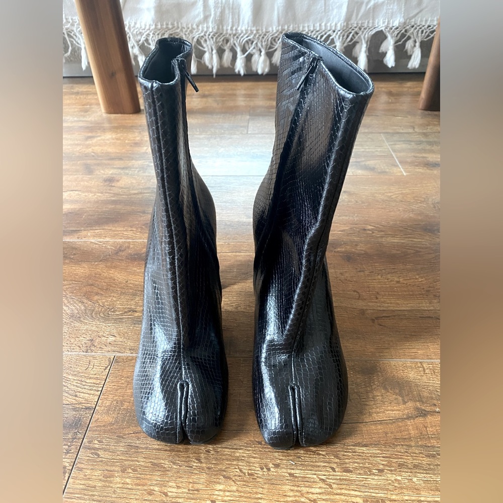 Maison Margiela black croc tabi boots- Never Worn